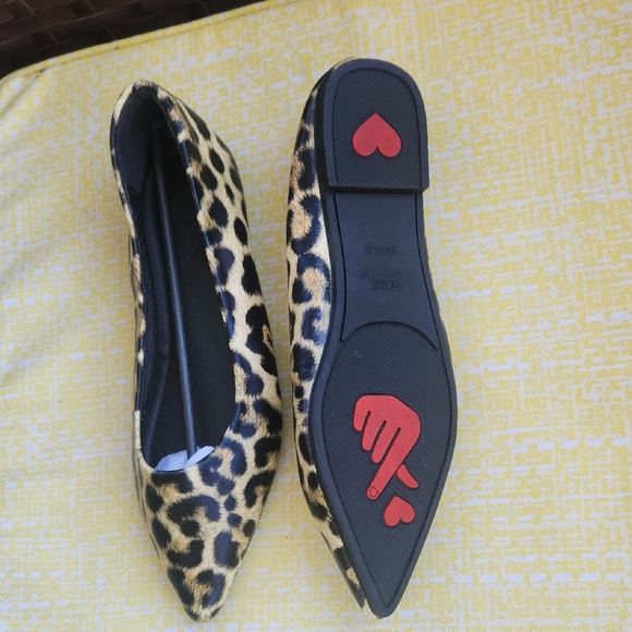 taomengsi Shoes - Leopard Print Pointed Toe Flats in Gold and Black